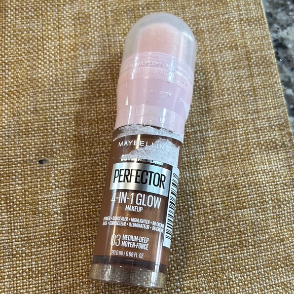 Maybelline Other - Maybelline Perfector 4-in-1 Glow Makeup - Medium Deep
